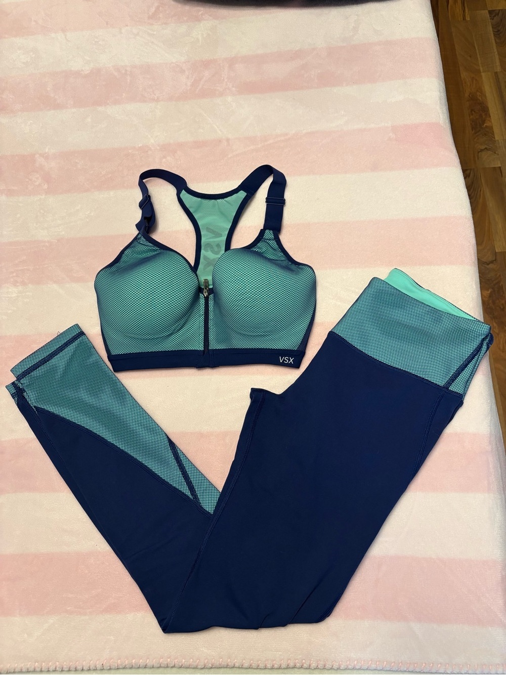 VSX Sport Zip-Front Sports Bra with Matching Leggings